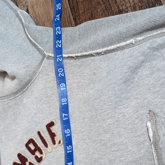 Vintage Y2K A&F Thrashed Hoodie Size Medium in Gray Raised Letters Stitched - Picture 11 of 12